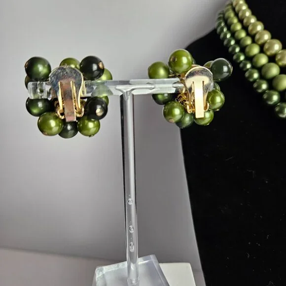 Vintage Olive Green Ombre Faux Pearl Necklace & Clip-On Earrings Set – 17" - Picture 7 of 16